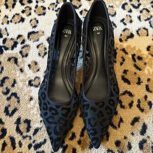 Mesh cheetah kitten heel